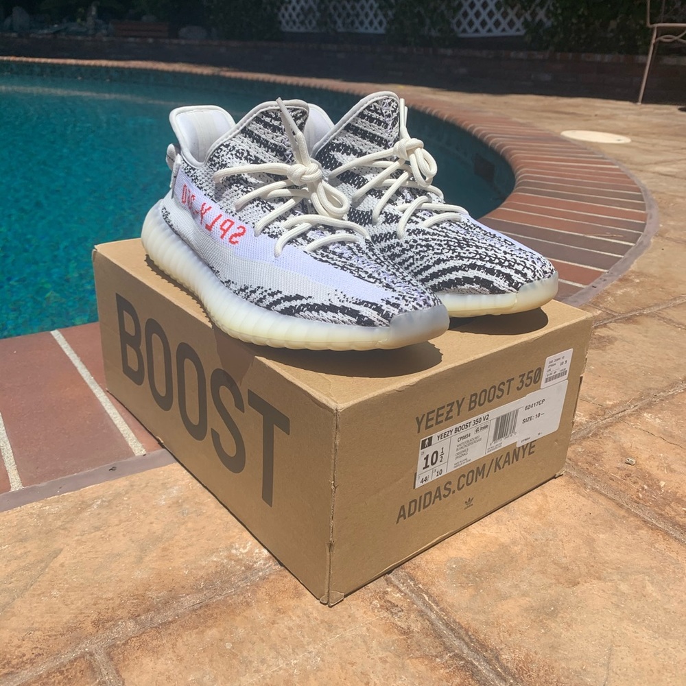 yeezy boost 350 v2 zebra